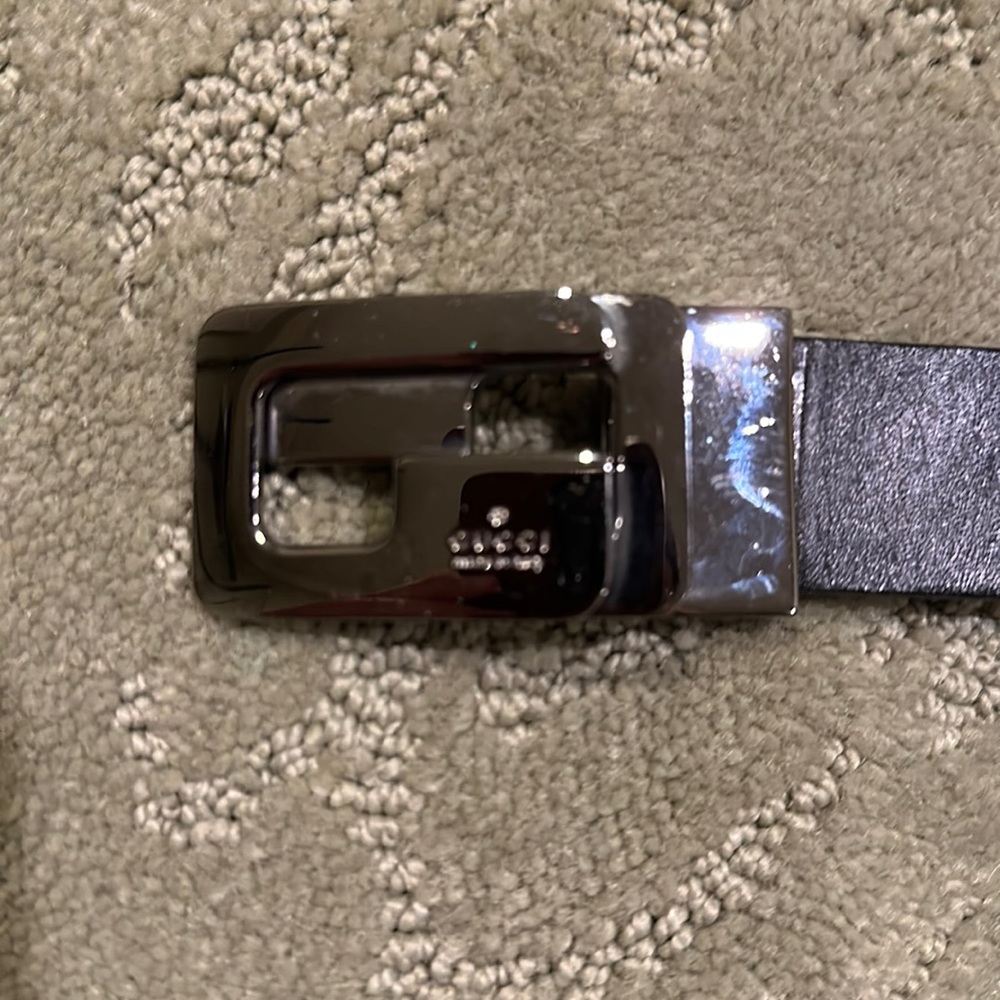 Mens Gucci belt with buckle